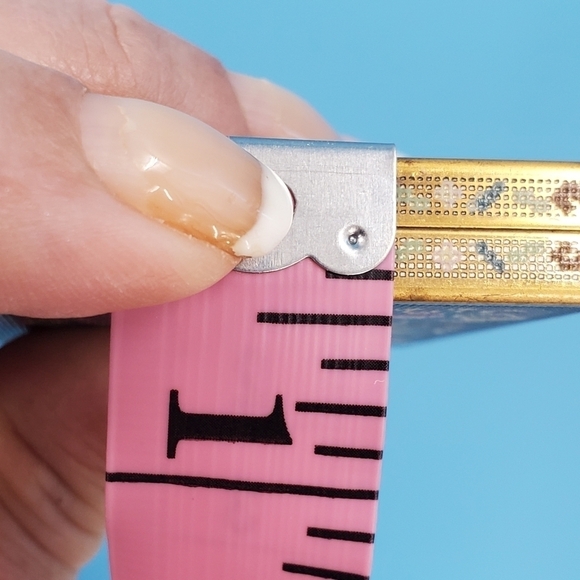 Volupte vintage needlepoint design square compact - Picture 11 of 12